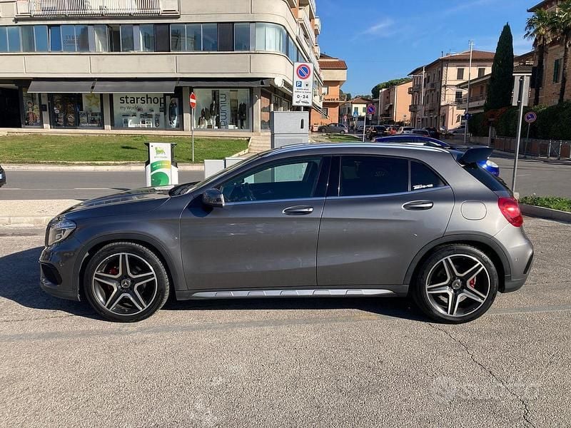 Usata Mercedes GLA200 AMG line 136 CV (100 kW) 2017 Nero SUV