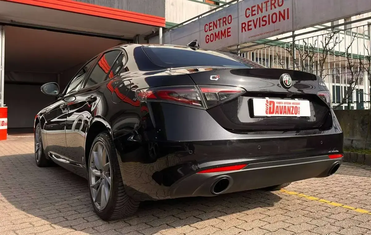Usata Alfa Romeo Giulia Ti 280 CV (205 kW) 2023 Nero vulcano Berlina