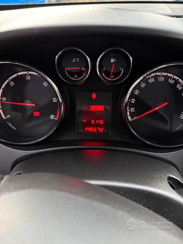 Usata Opel Meriva 110 CV (80 kW) 2011 Grigio Monovolume