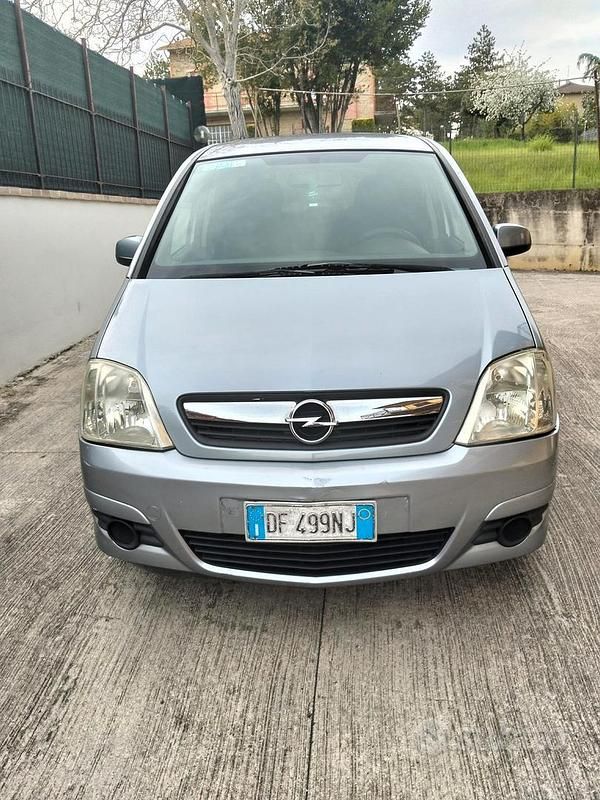 Usata Opel Meriva 2006 Grigio Monovolume