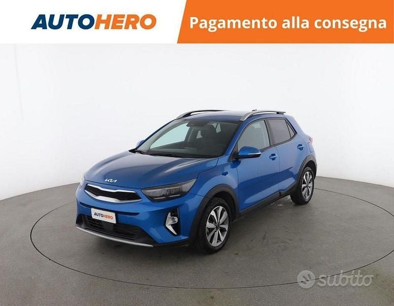 Blu Usata 2023 Kia Stonic Style SUV | 15.699 € (Buon prezzo) - Immagine 1/2