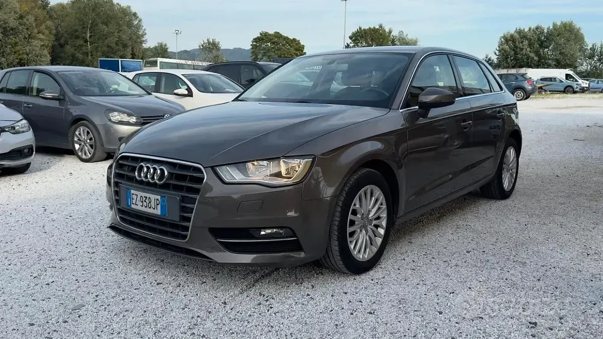 Usata Audi A3 Ambiente 110 CV (80 kW) 2015 Marrone Berlina