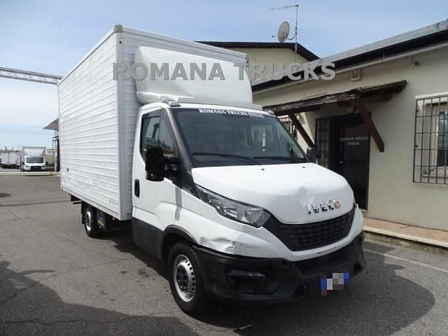 Usata Iveco Daily 120 CV (88 kW) 2020 Bianco pastello Furgone