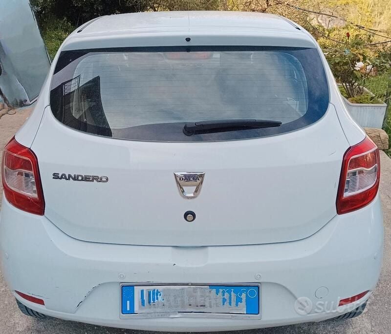 Usata Dacia Sandero 75 CV (55 kW) 2014 Bianco Utilitaria