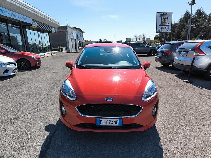 Usata Ford Fiesta 70 CV (51 kW) 2018 Rosso Utilitaria