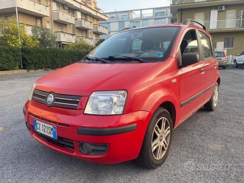 Usata Fiat Panda Emotion 60 CV (44 kW) 2006 Rosso Utilitaria