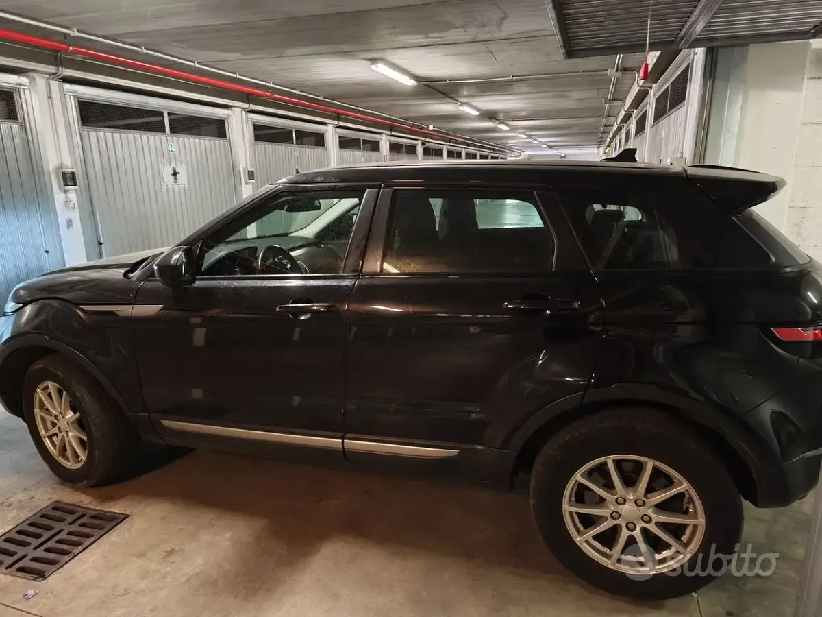 Usata Land Rover Range Rover evoque 150 CV (110 kW) 2016 Nero SUV