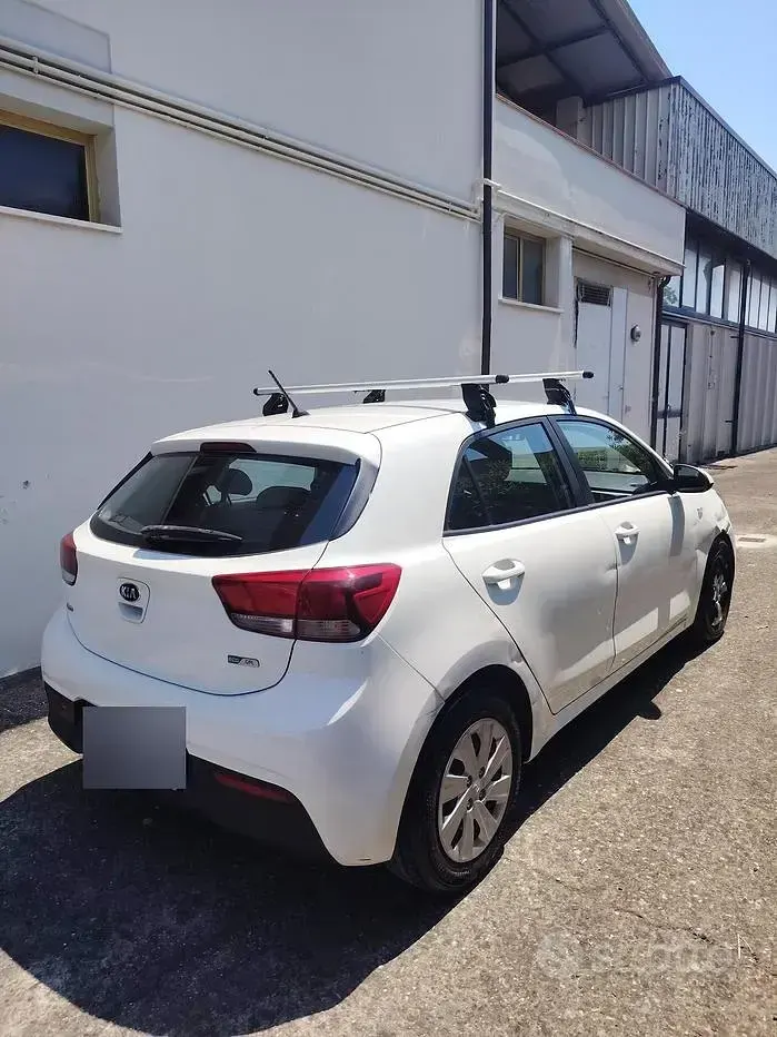 Usata Kia Rio 84 CV (61 kW) 2017 Bianco Berlina
