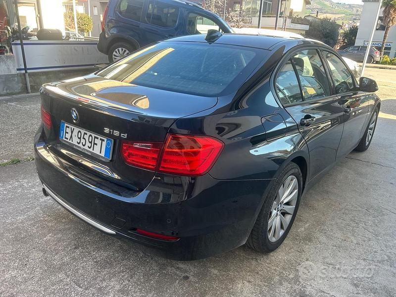 Usata BMW 318 143 CV (105 kW) 2014 Nero Berlina