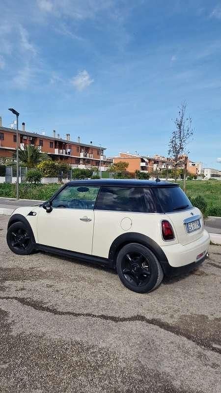 Usata Mini Cooper D 109 CV (80 kW) 2011 Utilitaria
