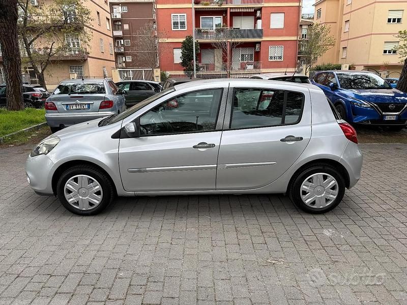 Usata Renault Clio II 70 CV (51 kW) 2009 Grigio Berlina