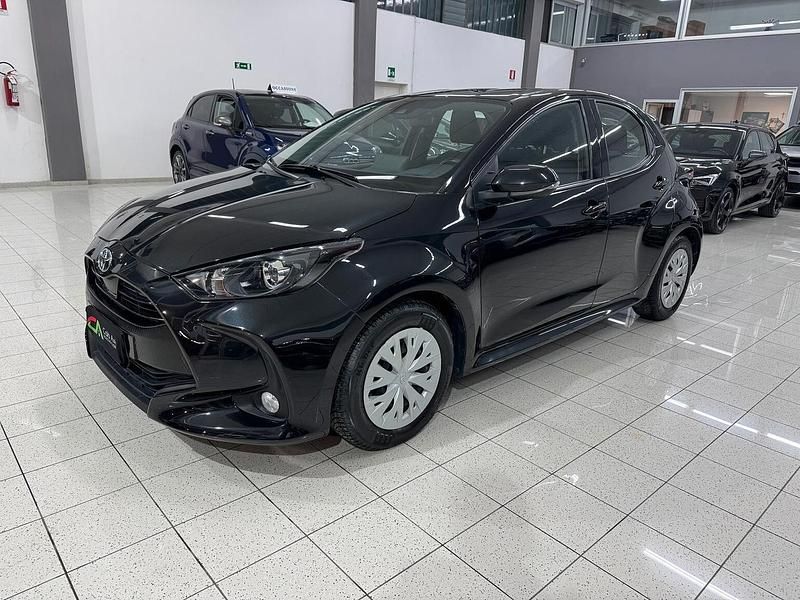 Usata Toyota Yaris Hybrid Business Edition 92 CV (67 kW) 2022 Nero Berlina
