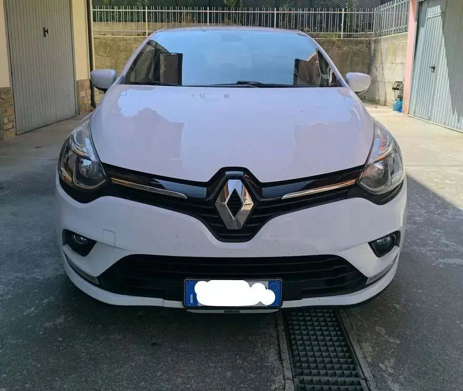 Usata Renault Clio IV Zen 75 CV (55 kW) 2018 Berlina