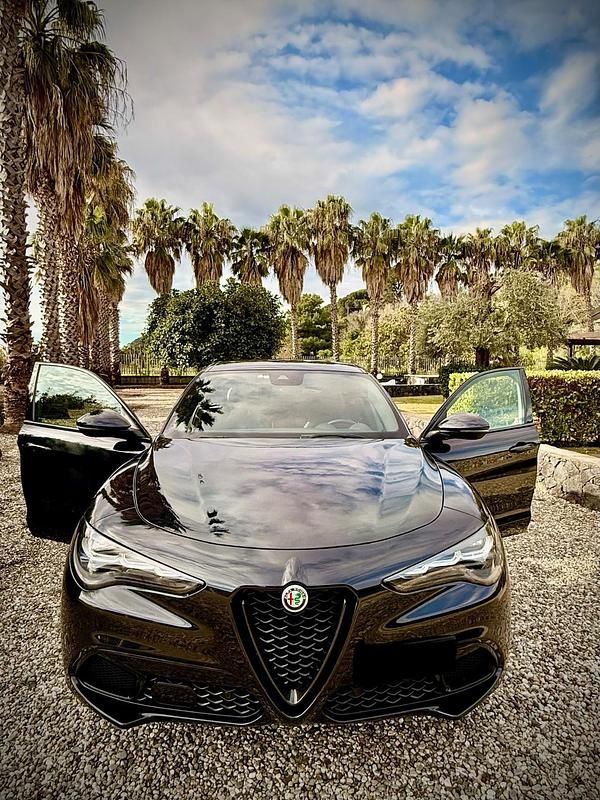 Usata Alfa Romeo Stelvio Veloce 210 CV (154 kW) 2023 Nero SUV