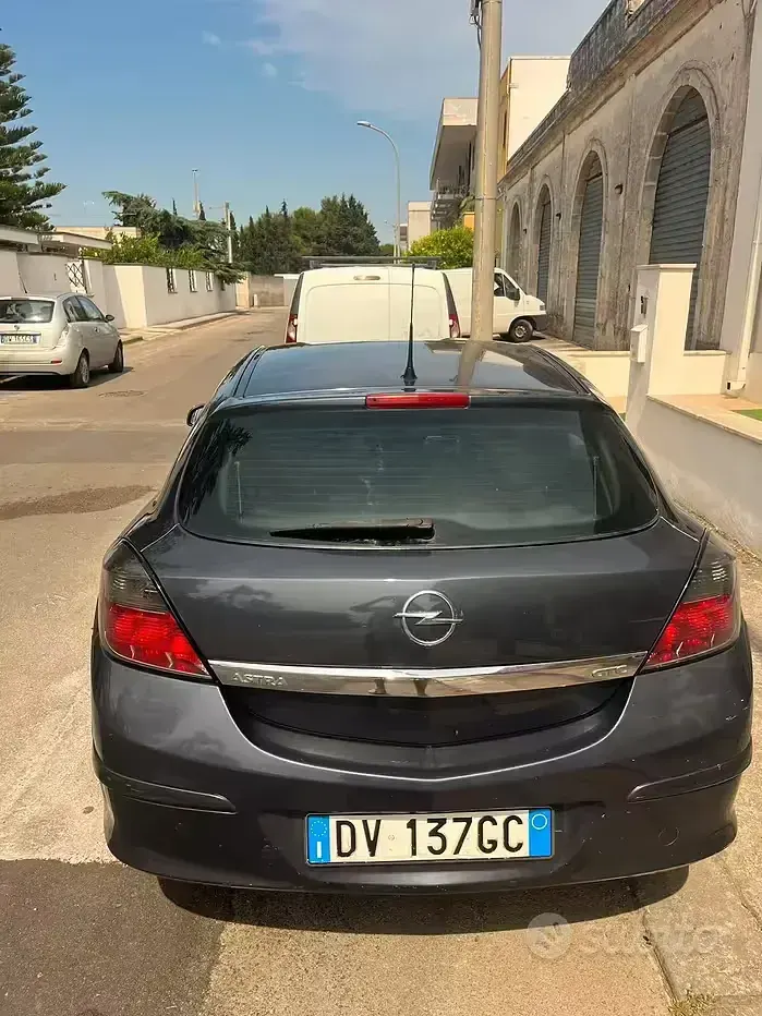 Usata Opel Astra 110 CV (80 kW) 2007 Grigio Utilitaria