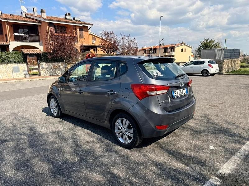 Usata Hyundai ix20 Style 90 CV (66 kW) 2012 Grigio Utilitaria