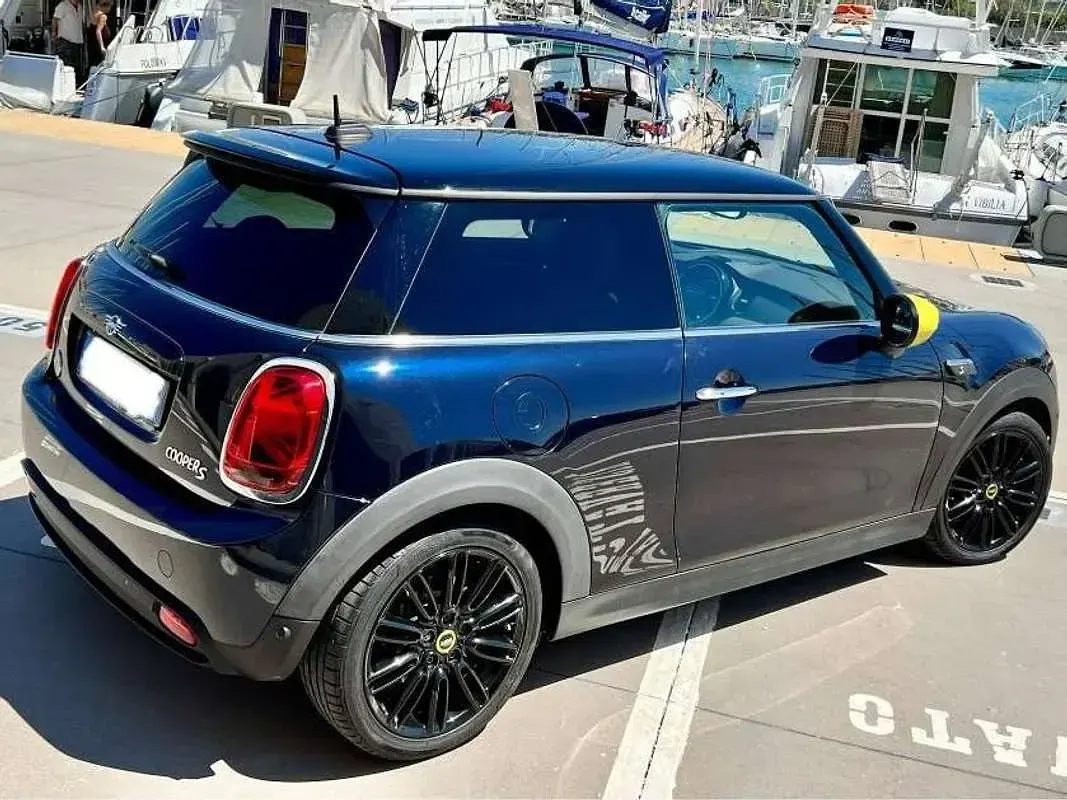 Usata Mini Cooper SE 75 kW (102 CV) 2021 Blu/azzurro Utilitaria