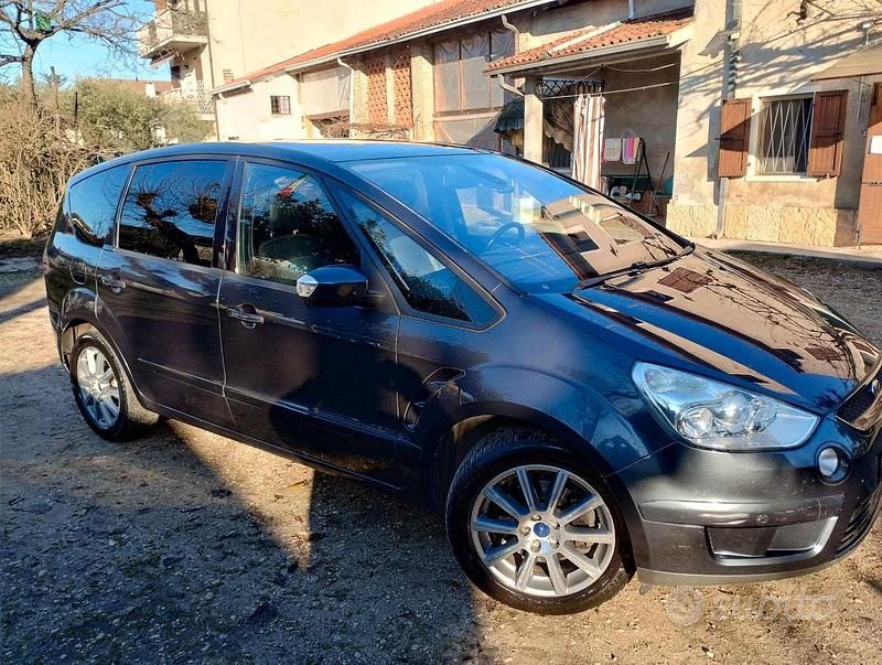Usata Ford S-MAX Titanium 2010 Monovolume