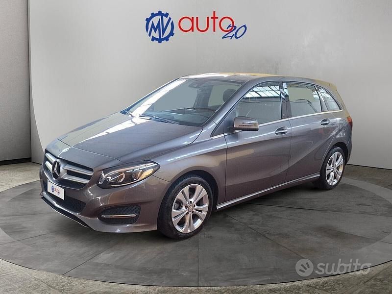 Usata Mercedes B200 Premium 136 CV (100 kW) 2015 Grigio Monovolume