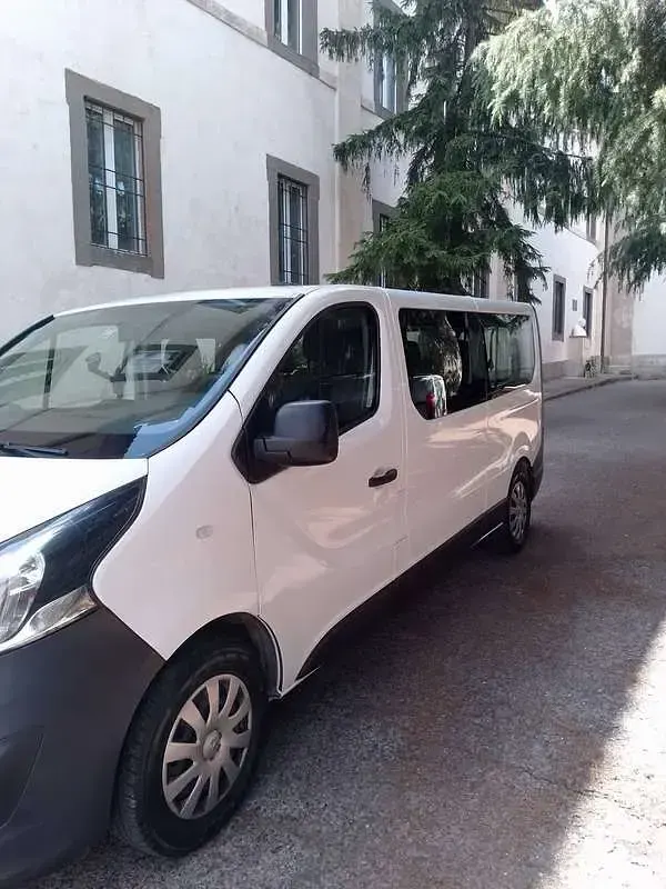 Usata Opel Vivaro 125 CV (91 kW) 2017 Bianco Monovolume