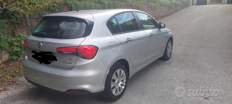 Usata Fiat Tipo 95 CV (69 kW) 2016 Grigio Berlina