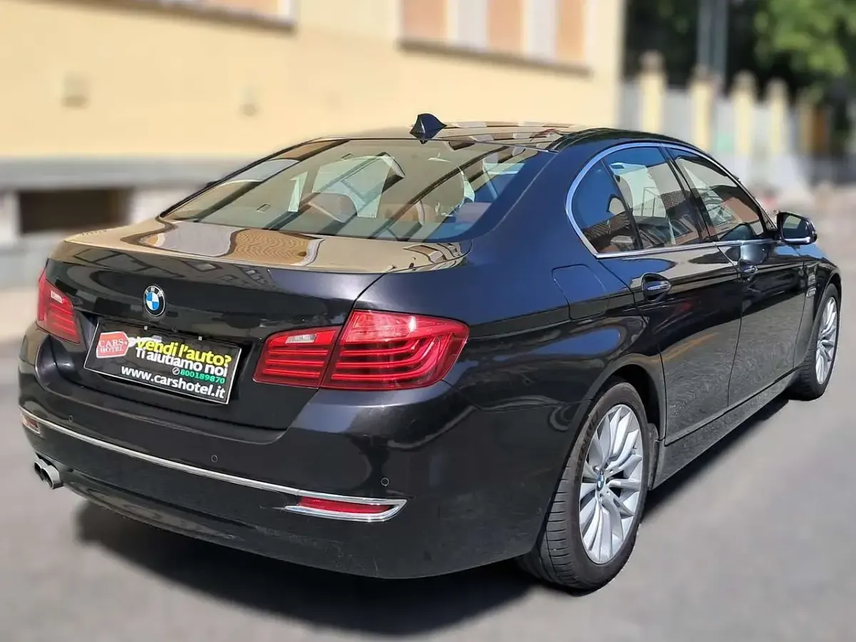 Usata BMW 520 Luxury Line 190 CV (139 kW) 2016 Grigio Berlina