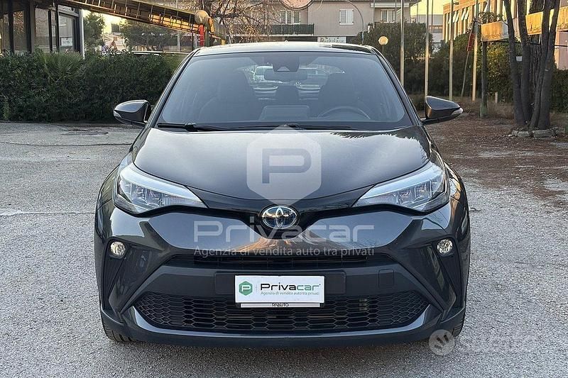 Usata Toyota C-HR Active 122 CV (89 kW) 2023 Grigio SUV