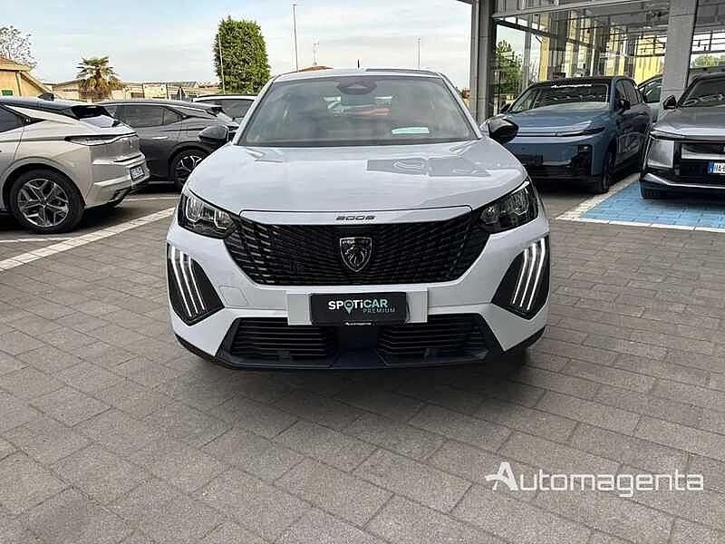 Nuova Peugeot 2008 Style 136 CV (100 kW) 2026 Bianco okenite SUV