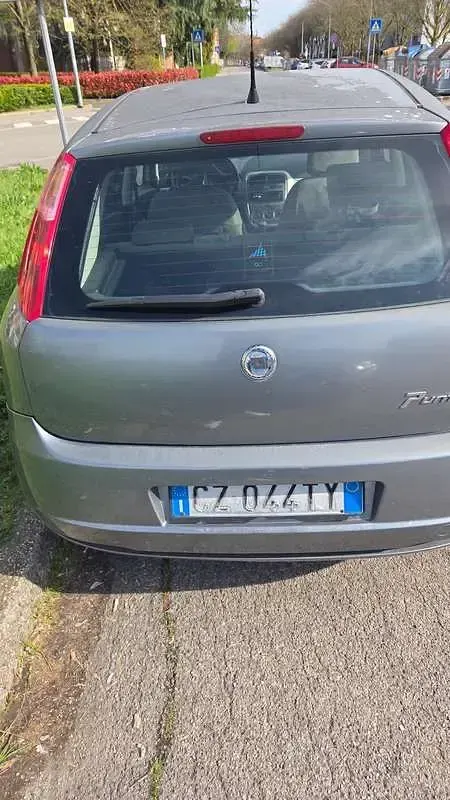 Usata Fiat Punto Dynamic 60 CV (44 kW) 2006 Utilitaria