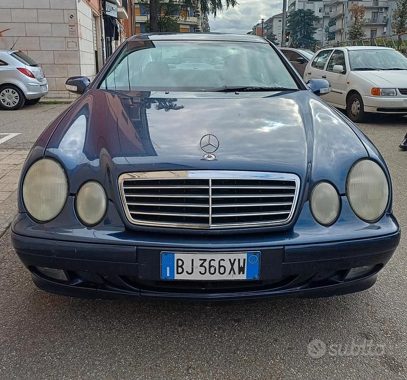 Usata Mercedes CLK200 192 CV (141 kW) 2000 Blu Coupé