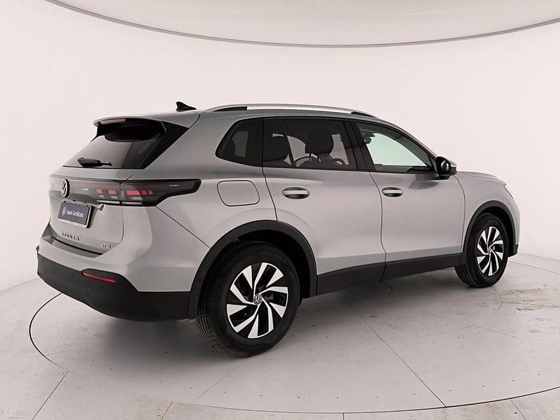Usata VW Tiguan Edition 131 CV (96 kW) 2025 Dolomite silver metallizzato SUV