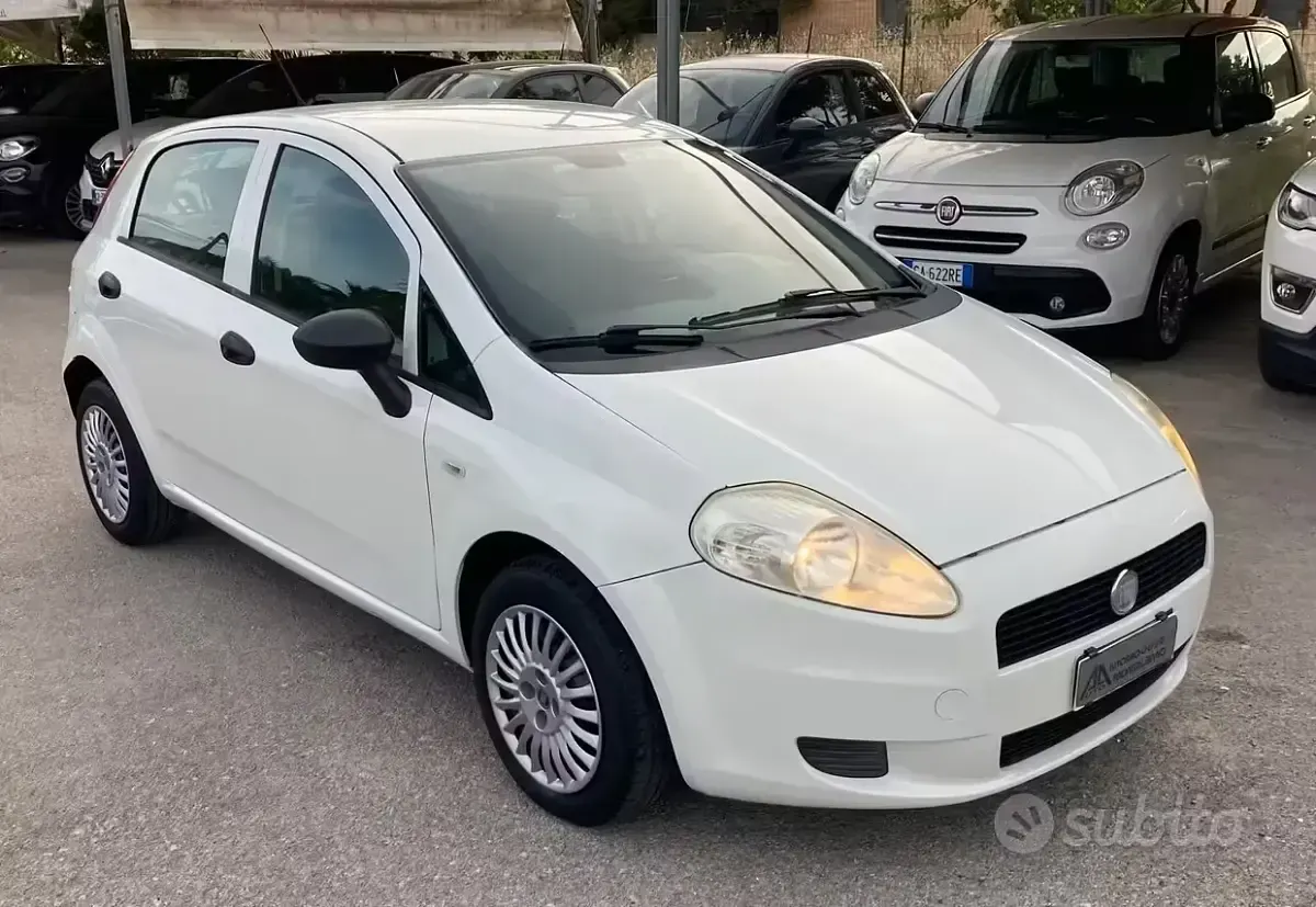 Usata Fiat Grande Punto S 75 CV (55 kW) 2011 Bianco Utilitaria