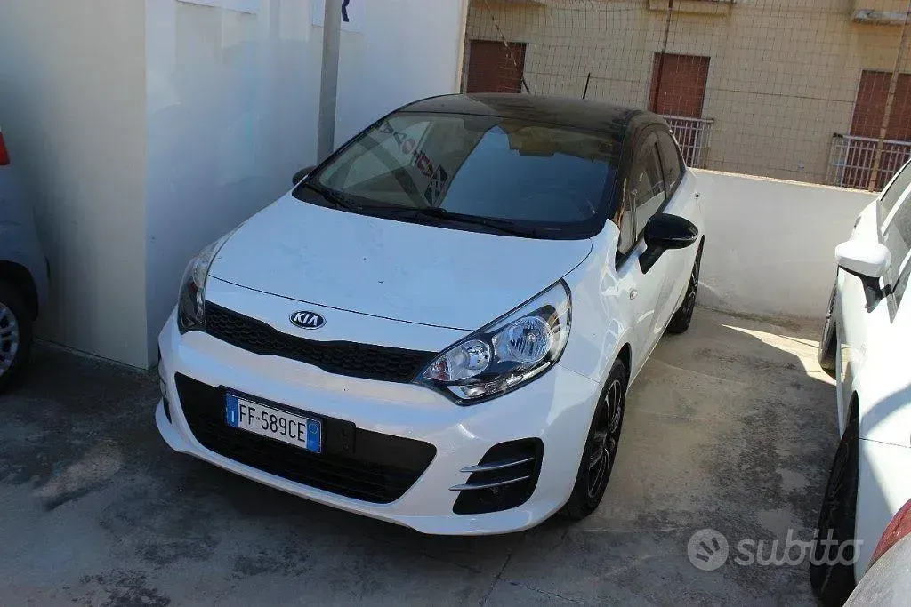 Usata Kia Rio 75 CV (55 kW) 2016 Grigio Utilitaria