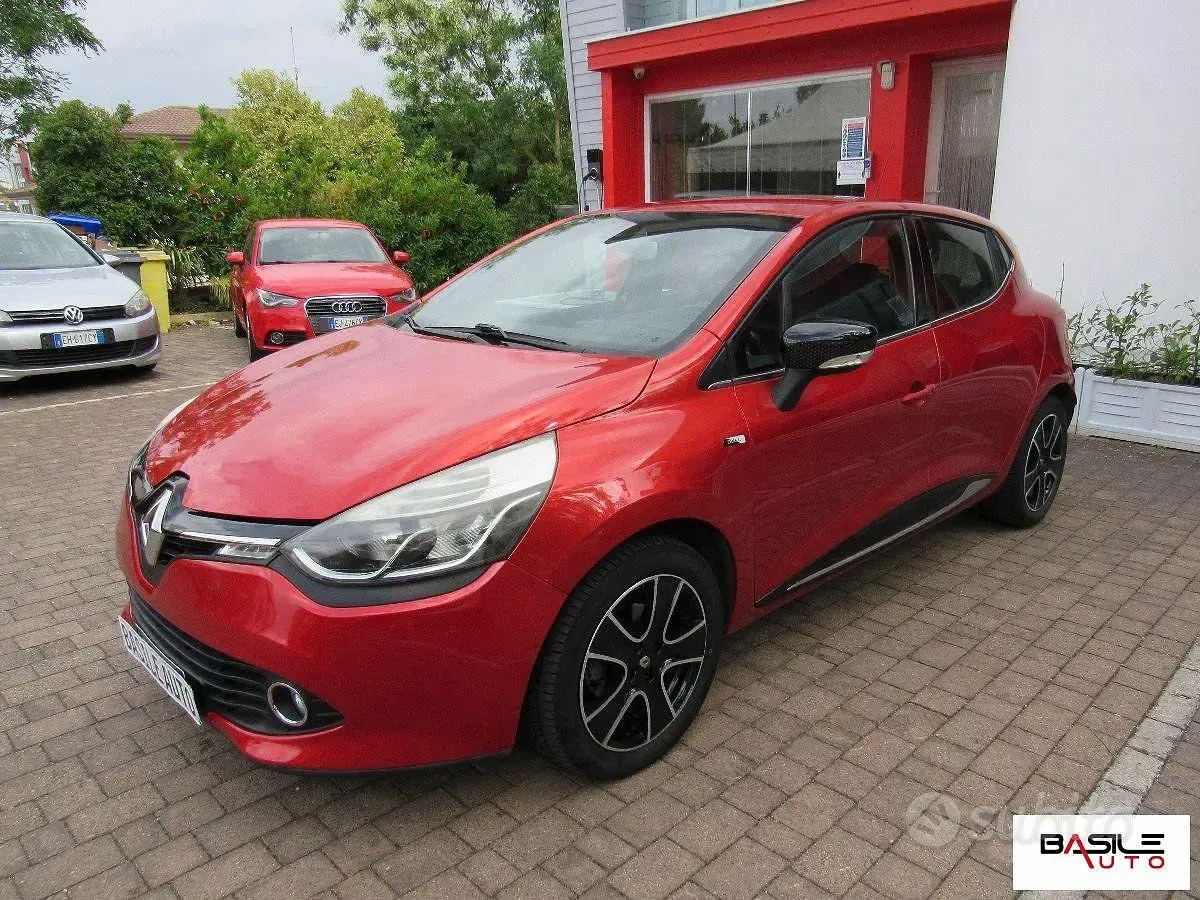 Usata Renault Clio IV 90 CV (66 kW) 2016 Bordeaux Berlina