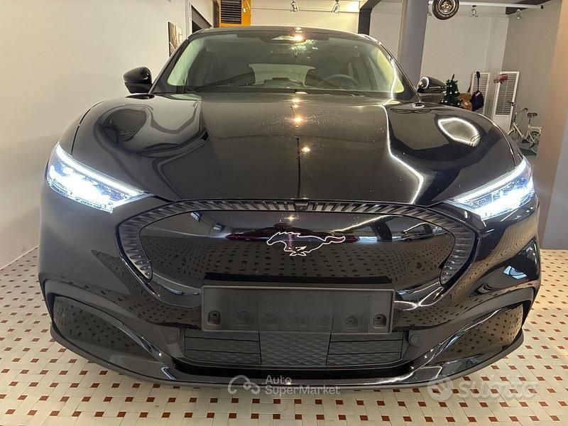 Usata Ford Mustang Mach-E 197 kW (269 CV) 2023 Nero SUV