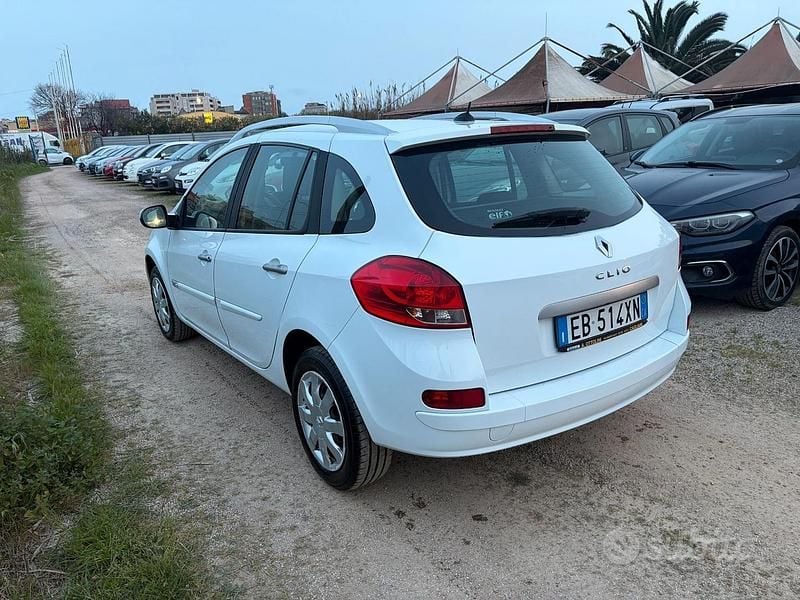 Usata Renault Clio GrandTour 75 CV (55 kW) 2010 Bianco Station wagon
