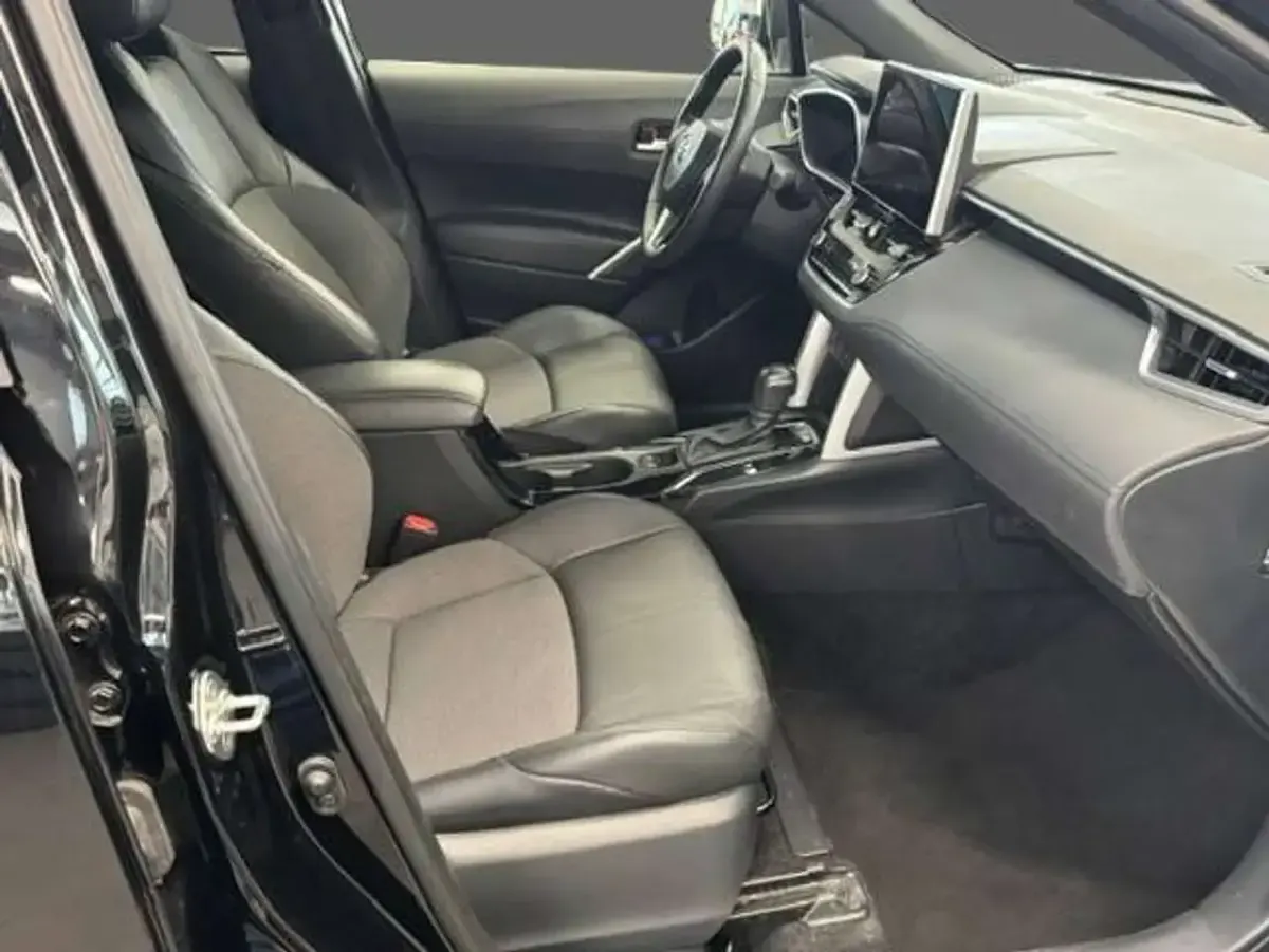 Usata Toyota Corolla Cross Lounge 152 CV (111 kW) 2023 Nero SUV