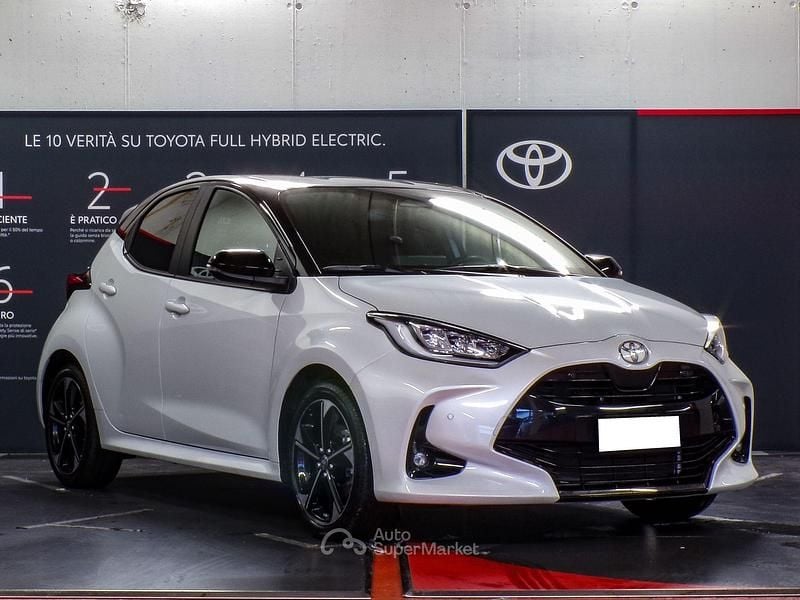 Usata Toyota Yaris 129 CV (94 kW) 2024 Bianco Utilitaria