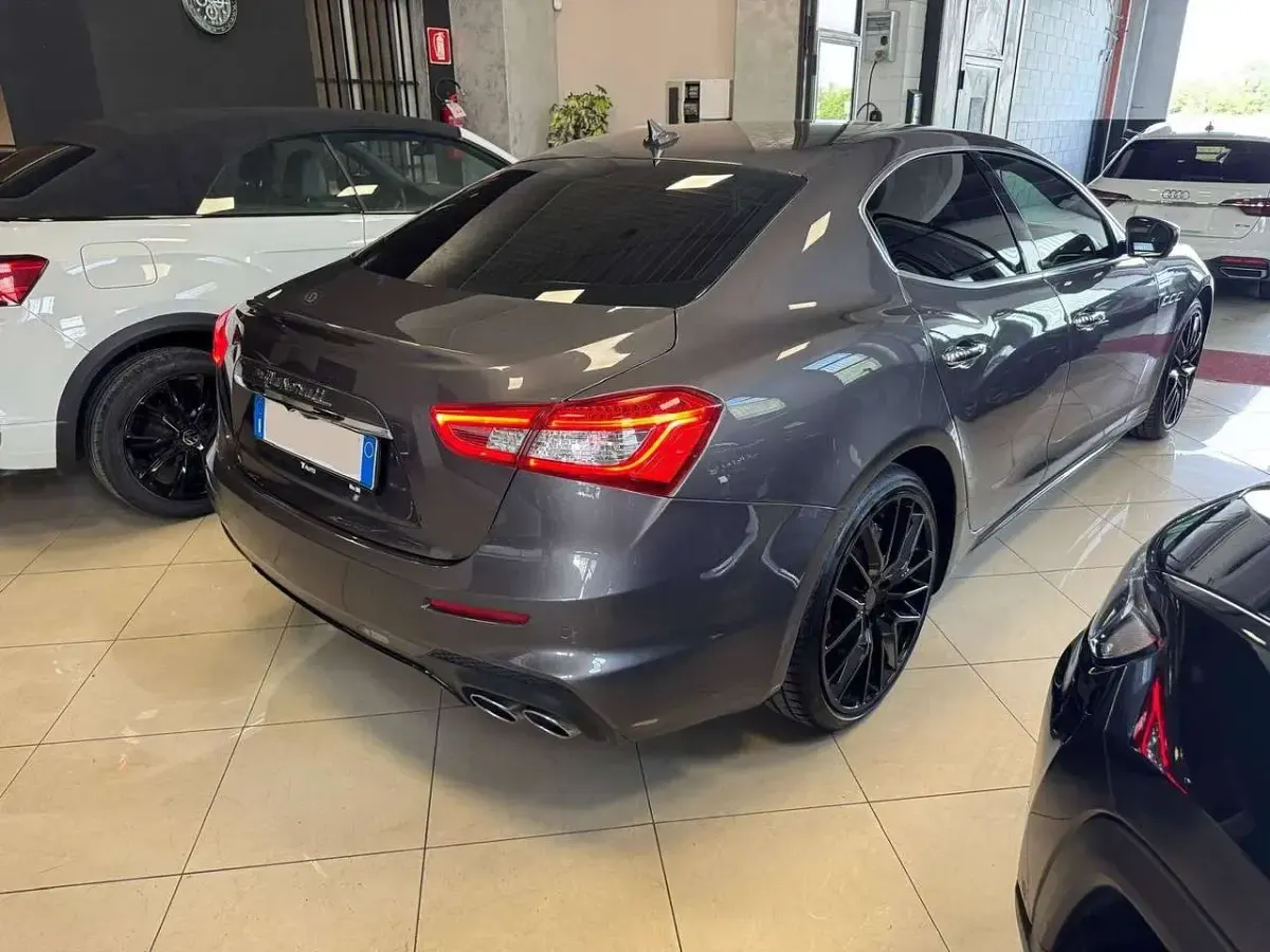 Usata Maserati Ghibli 430 CV (316 kW) 2019 Grigio Berlina