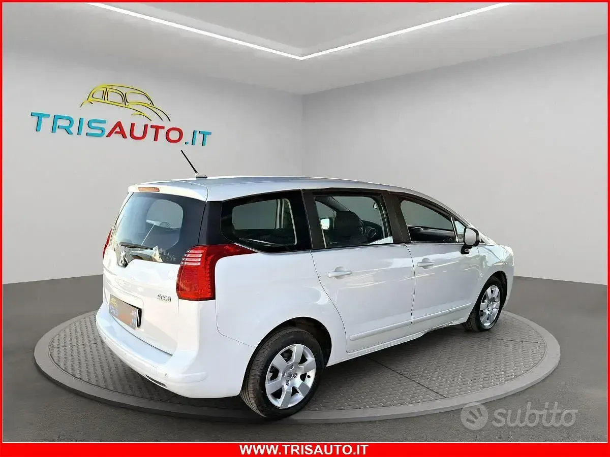Usata Peugeot 5008 Business-Line 112 CV (82 kW) 2011 Bianco Monovolume