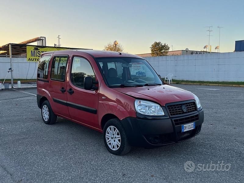 Rosso Usata 2009 Fiat Doblò Active Monovolume | 1700 € (Super prezzo) - Immagine 1/4
