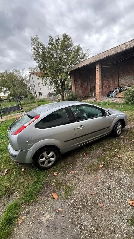 Usata 2013 Ford C-MAX Monovolume | 1800 € - Immagine 1/4
