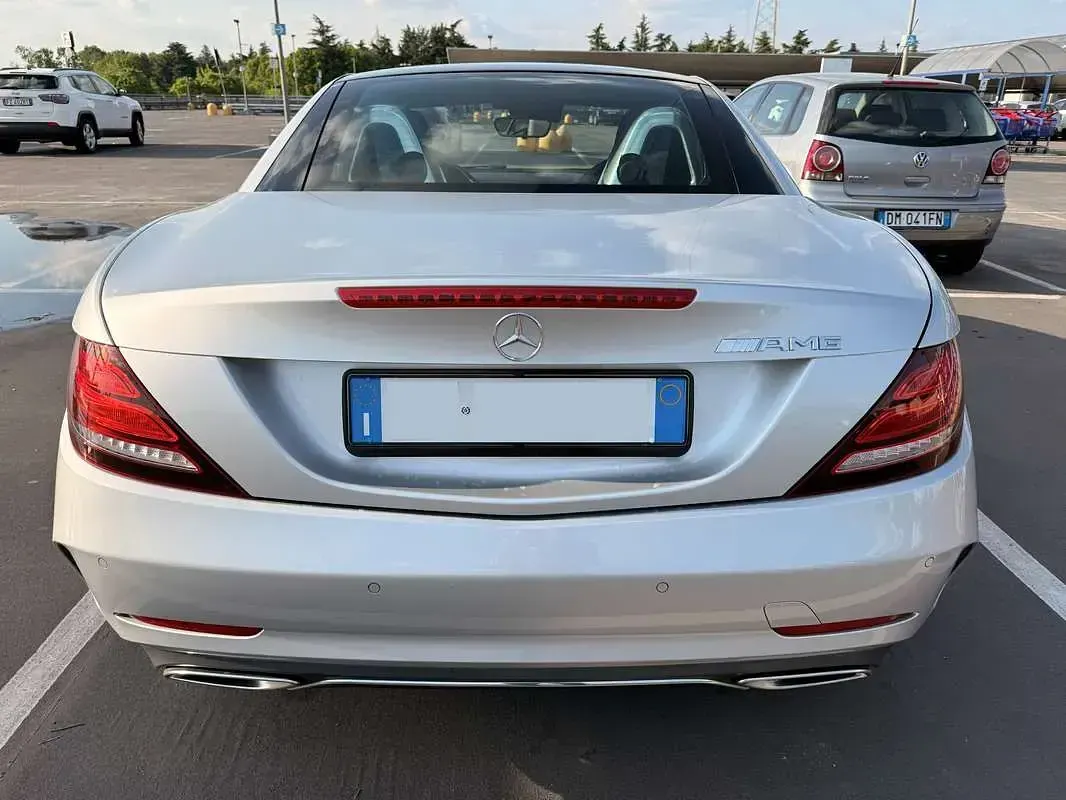 Usado Mercedes SLC180 AMG line 156 CV (114 kW) 2018 Plateado Descapotable
