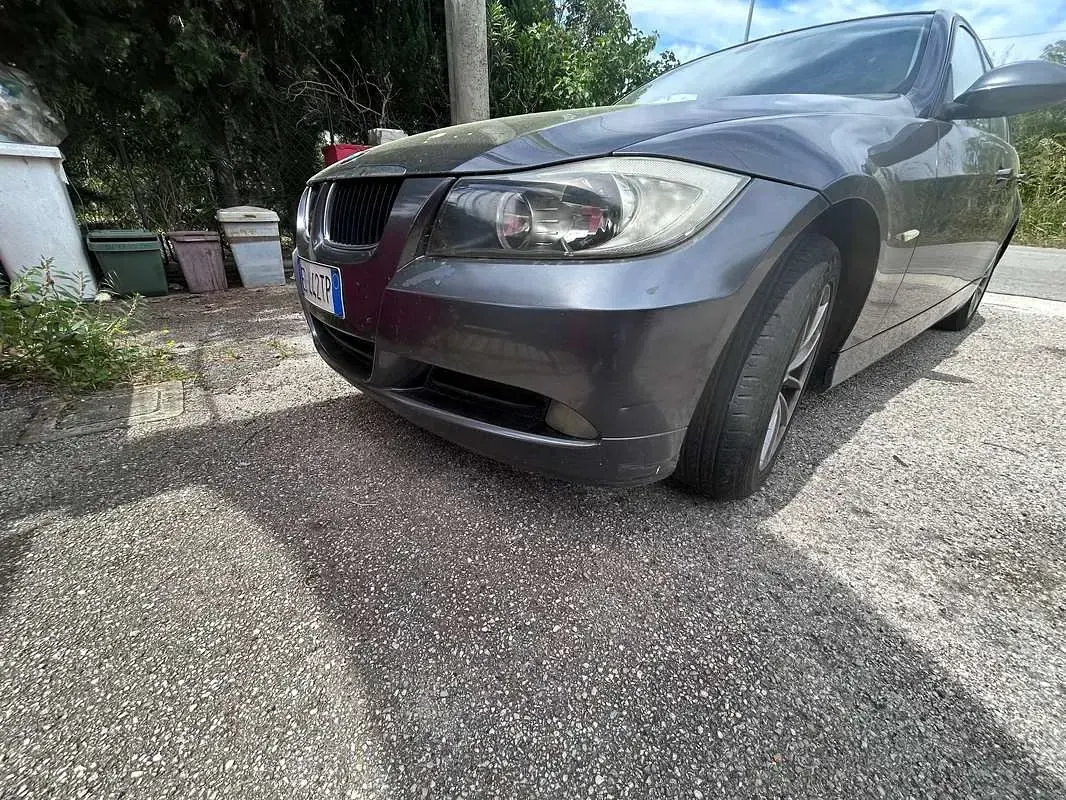 Usata BMW 320 Efficient Dynamics 150 CV (110 kW) 2005 Grigio Berlina