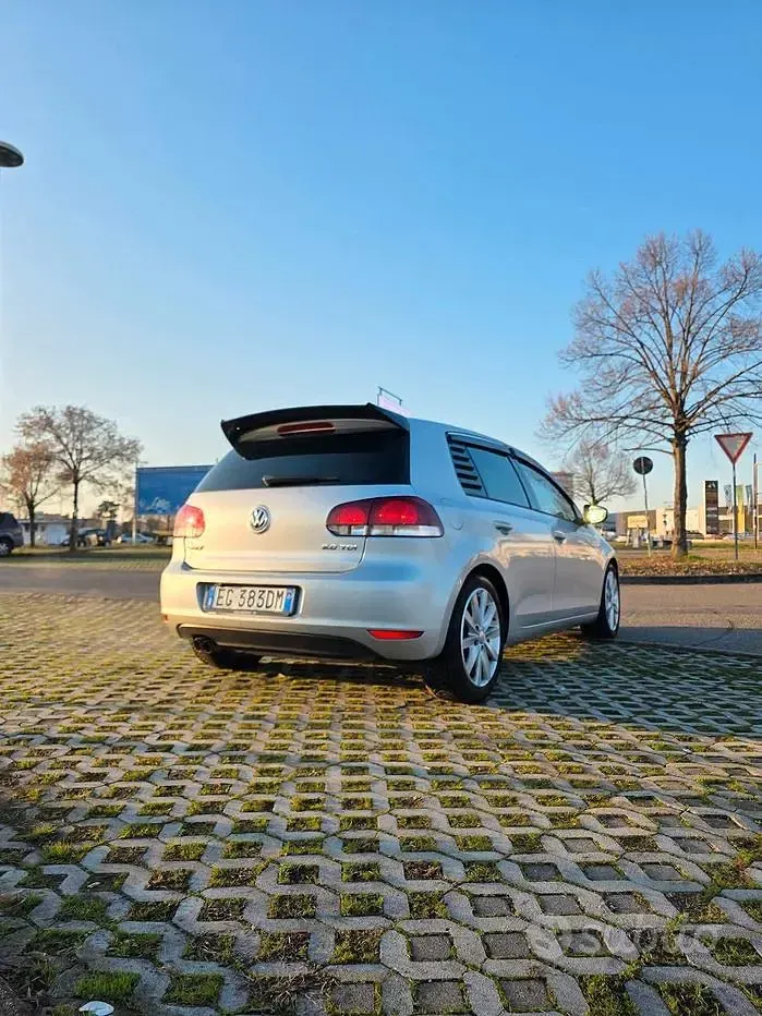 Usata VW Golf VI 140 CV (102 kW) 2011 Grigio Utilitaria