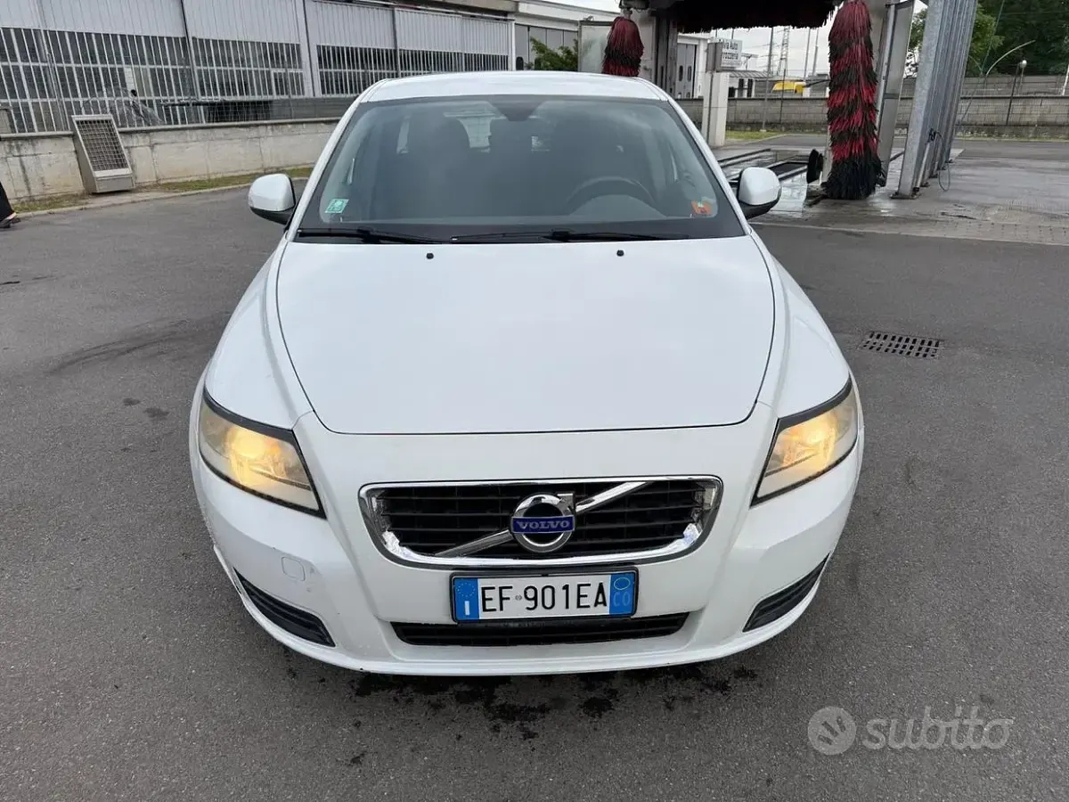 Usata Volvo V50 Plus 115 CV (84 kW) 2011 Bianco Station wagon