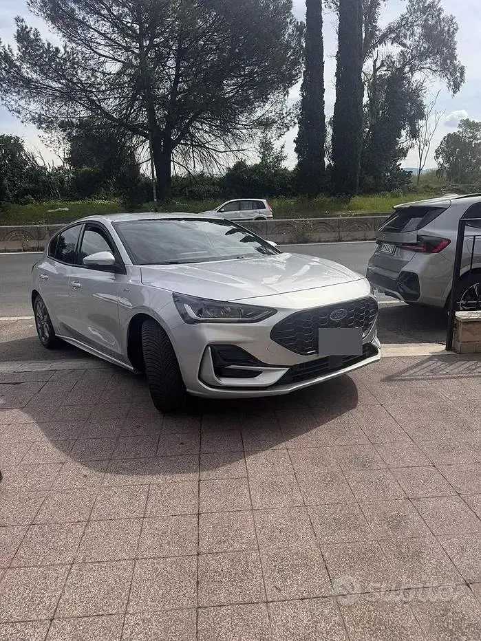 Usata Ford Focus ST-Line 115 CV (84 kW) 2025 Grigio Berlina