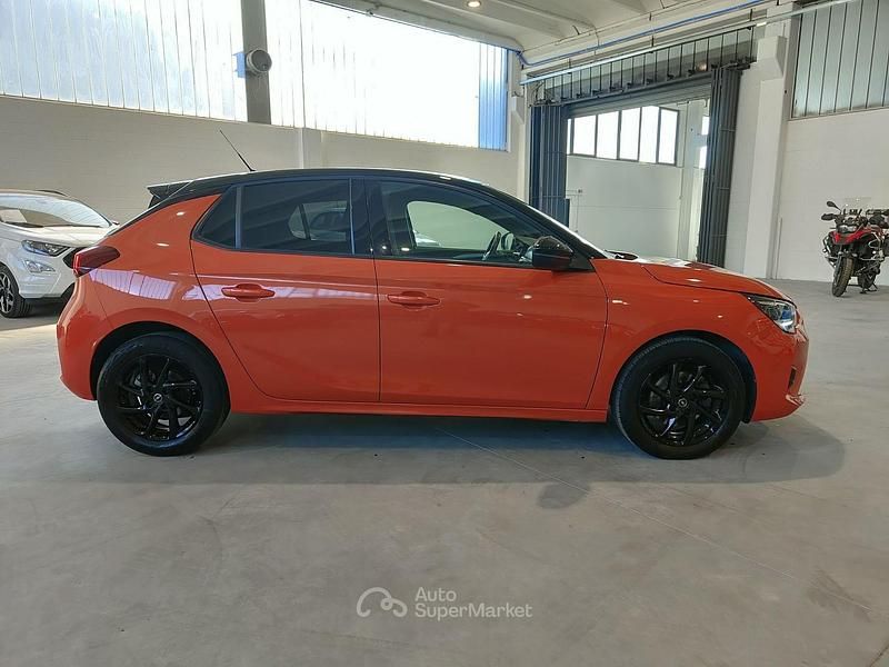 Usata Opel Corsa GS Line 101 CV (74 kW) 2022 Arancione Berlina