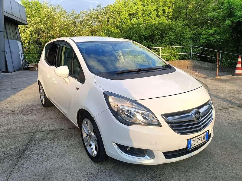 Usata Opel Meriva Cosmo 120 CV (88 kW) 2016 Bianco Monovolume