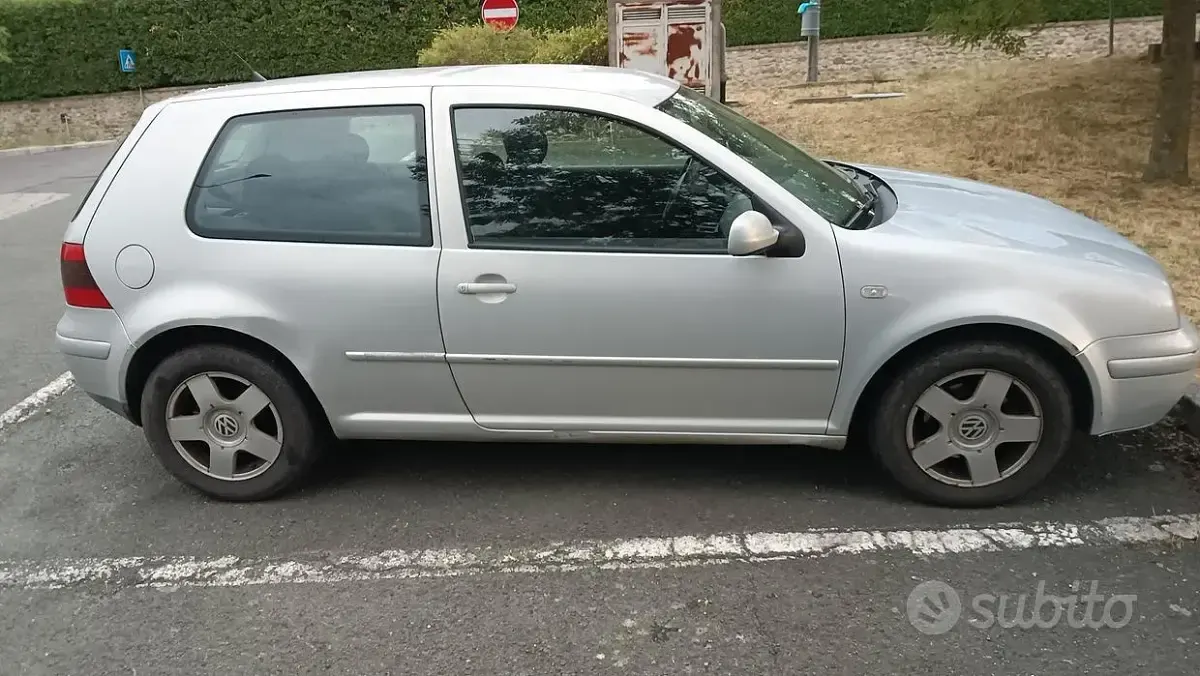 Usata VW Golf IV 116 CV (85 kW) 2000 Grigio Berlina